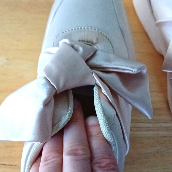 4 EVER pink bow tie runners - Picture 5 of 8